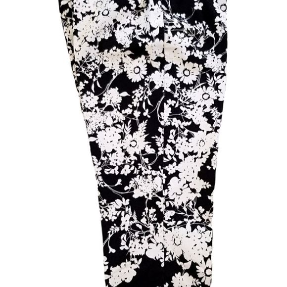 SOLD Studio Works Black & White Floral Petite Capris - Picture 2 of 5